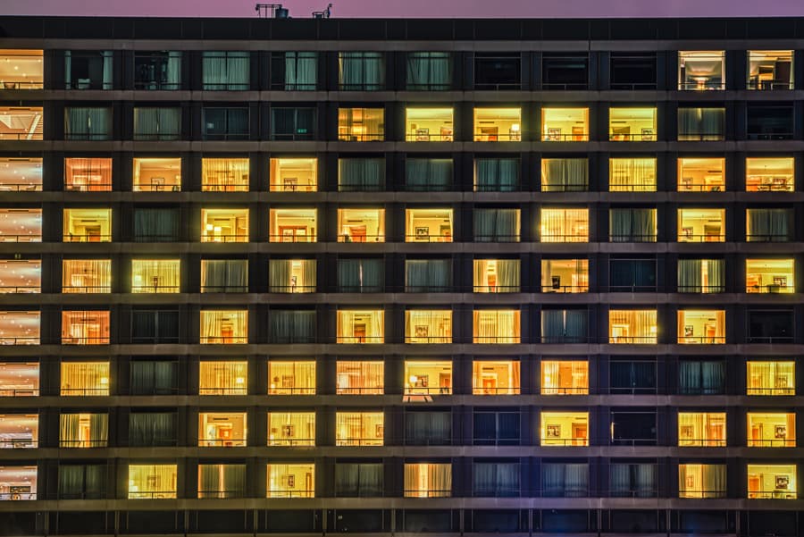 wind-img-close-curtains